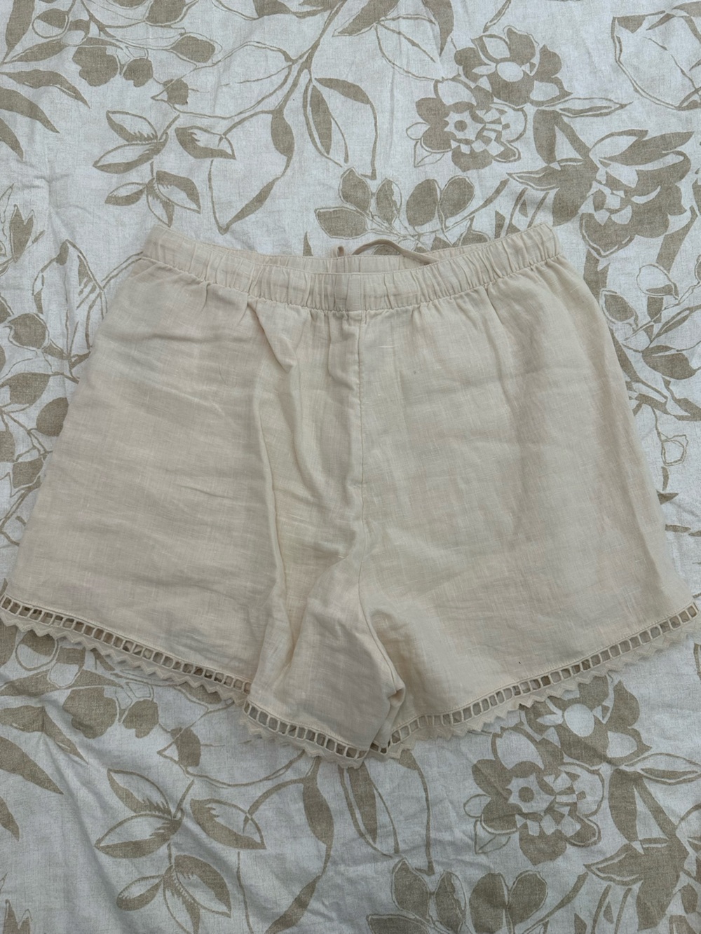 Abercrombie & Fitch Cream Lace-Trim Button Front Shirt & Shorts Set - Picture 8 of 10
